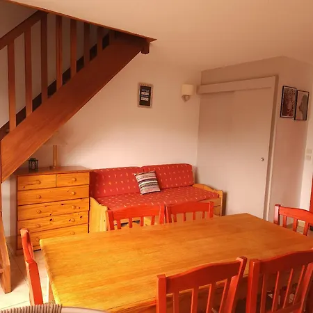 à La Salvetat-sur-aout 50 M² Avec Jardin Appartamento
